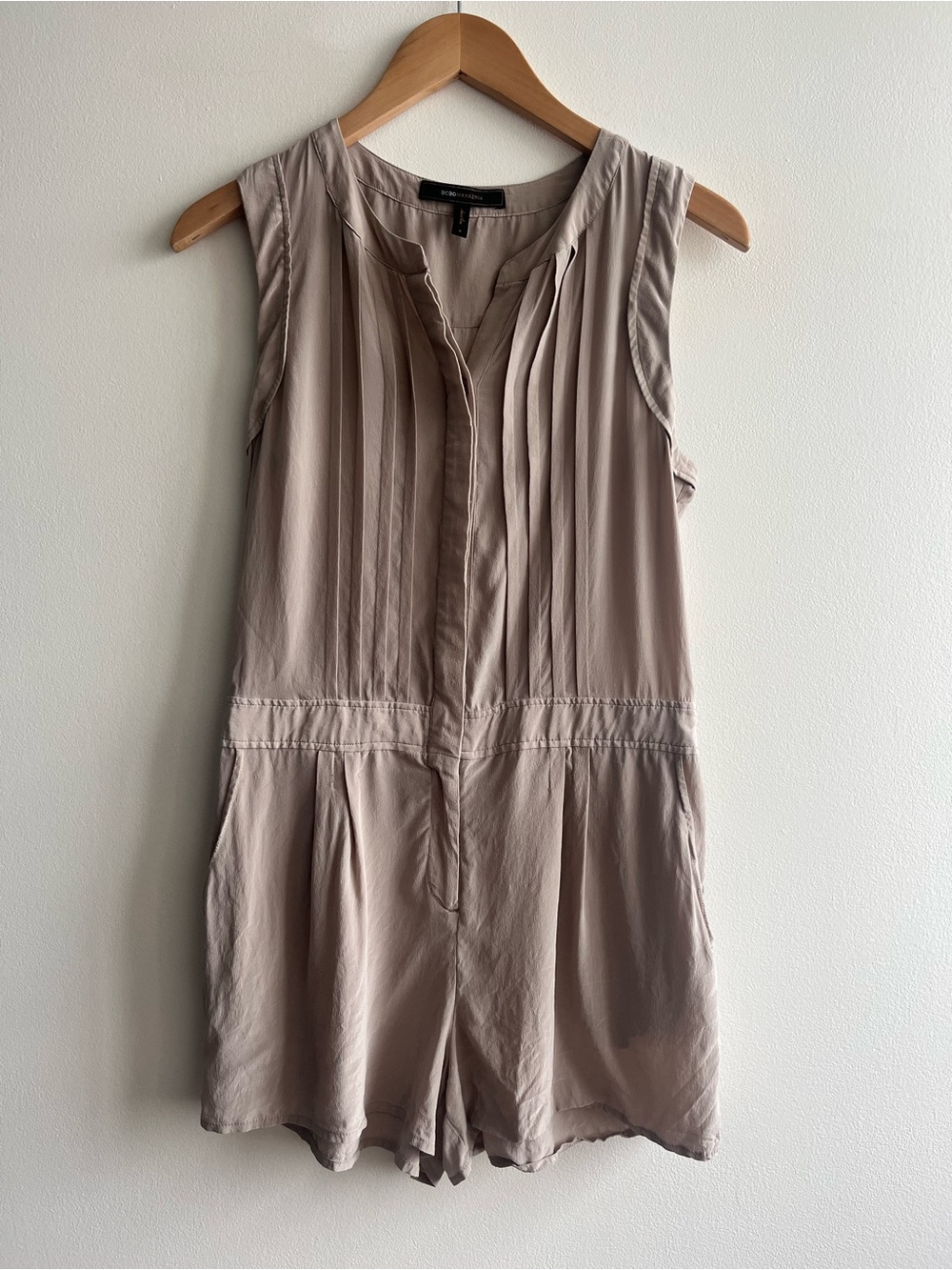 BCBG Max Azria 100% Silk Taupe Sleeveless Romper Pintuck Pleated Quiet Luxury S